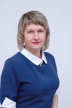 Заместитель заведующего по воспитательной и методической работе Непомнящая Оксана Витальевна
